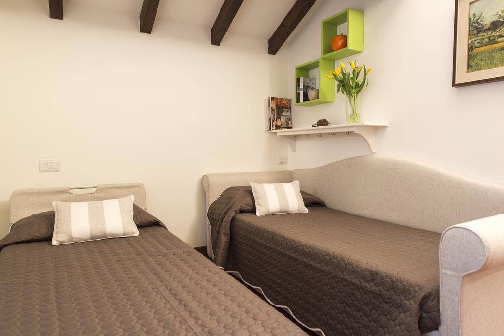 Suite Home Milano Fiera Exterior foto